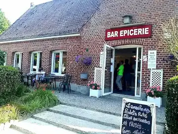 Bar y tienda del camping