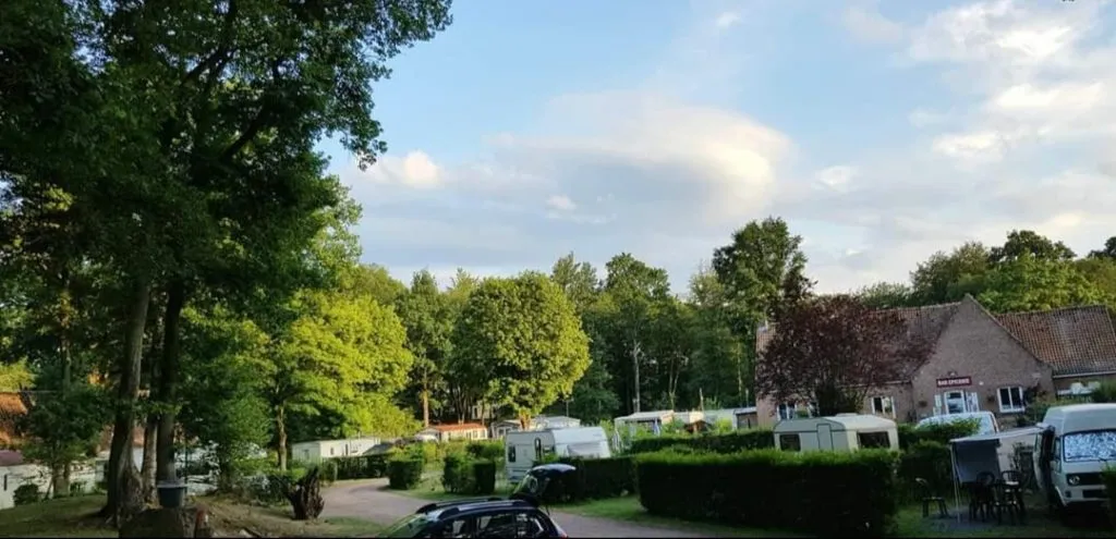 Camping familiar seguro – barreras y calma nocturna