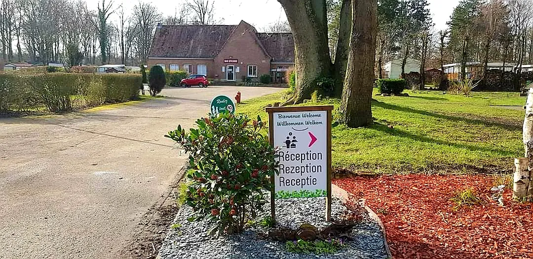 Detalle recepción camping independiente Saint-Amand-les-Eaux