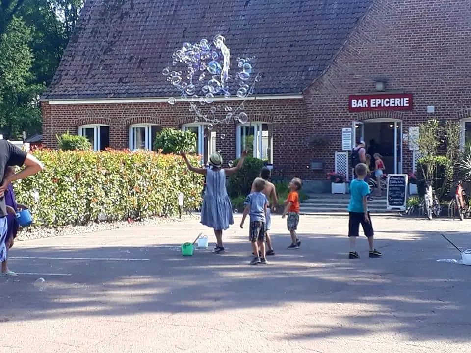 Intérieur du bar du camping