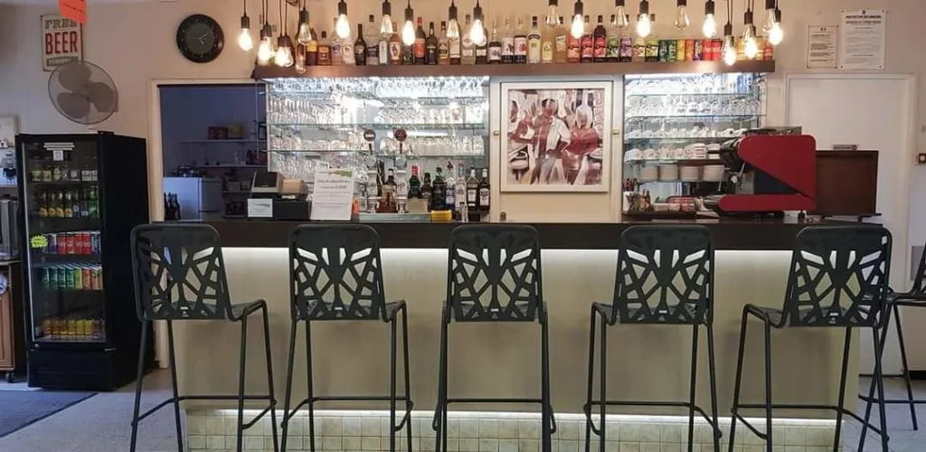 Épicerie et dépôt de pain