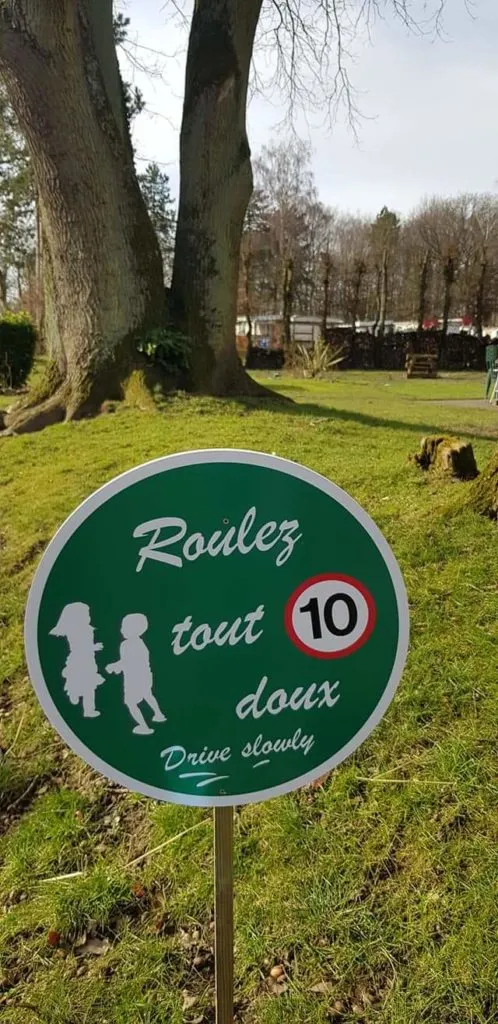 Panneau informatif campeurs