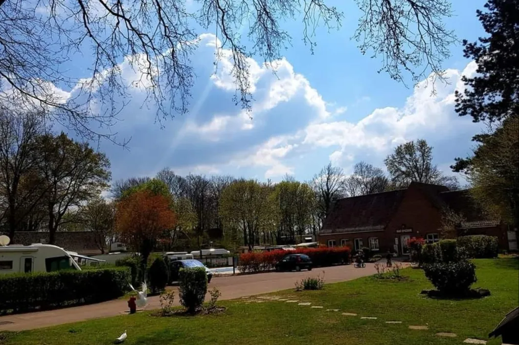 Espace d'accueil intérieur de la réception